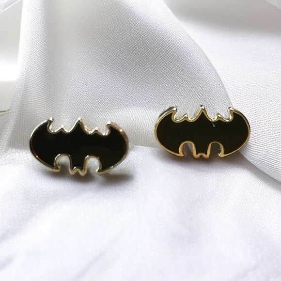 DC Jewelry - DC enamel Batman post earrings